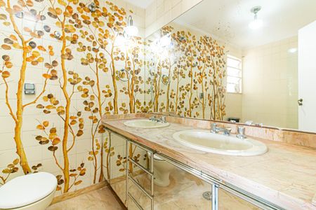 Apartamento para alugar com 213m², 3 quartos e 2 vagas Apartamento para alugar com 213m², 3 quartos e 2 vagasBanheiro da Suíte 1