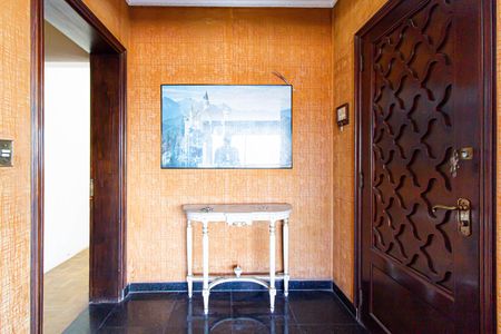 Apartamento para alugar com 213m², 3 quartos e 2 vagas Apartamento para alugar com 213m², 3 quartos e 2 vagasHall