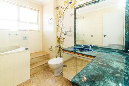 Apartamento para alugar com 213m², 3 quartos e 2 vagas Apartamento para alugar com 213m², 3 quartos e 2 vagasBanheiro da Suíte 2