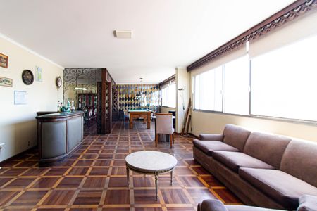 Apartamento para alugar com 213m², 3 quartos e 2 vagas Apartamento para alugar com 213m², 3 quartos e 2 vagasSala