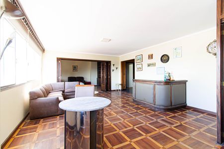 Apartamento para alugar com 213m², 3 quartos e 2 vagas Apartamento para alugar com 213m², 3 quartos e 2 vagasSala