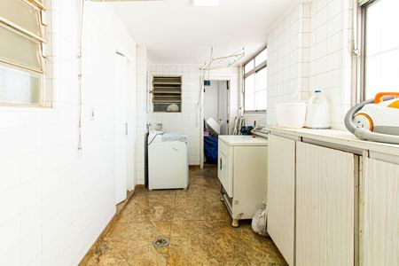 Apartamento para alugar com 213m², 3 quartos e 2 vagas Apartamento para alugar com 213m², 3 quartos e 2 vagasÁrea de Serviço