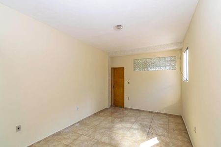 Casa para alugar com 48m², 2 quartos e sem vaga Casa para alugar com 48m², 2 quartos e sem vagaSala