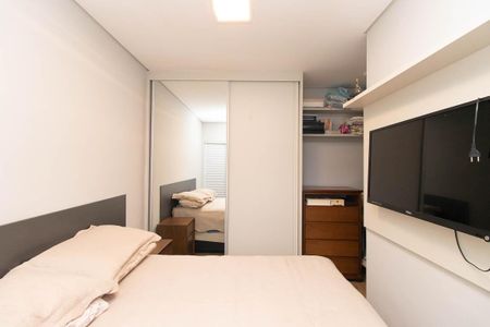 Apartamento à venda com 142m², 3 quartos e 2 vagas Apartamento à venda com 142m², 3 quartos e 2 vagasQuarto Suíte 2
