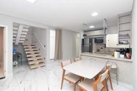 Apartamento à venda com 142m², 3 quartos e 2 vagas Apartamento à venda com 142m², 3 quartos e 2 vagasSala