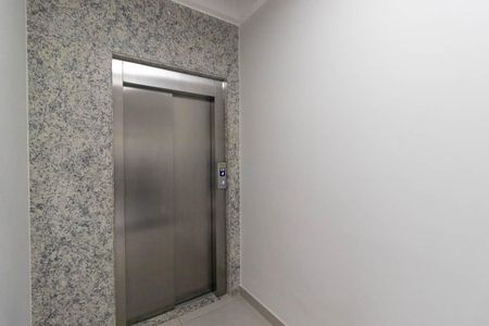 Apartamento à venda com 142m², 3 quartos e 2 vagas Apartamento à venda com 142m², 3 quartos e 2 vagasElevador