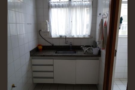 Cozinha de apartamento à venda com 3 quartos, 85m² em Estoril, Belo Horizonte