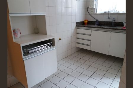 Cozinha de apartamento à venda com 3 quartos, 85m² em Estoril, Belo Horizonte