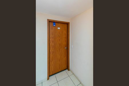 Área comum - Entrada do imóvel com lockbox de apartamento para alugar com 2 quartos, 46m² em Irajá, Rio de Janeiro