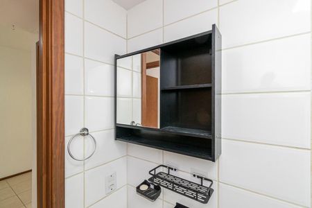 Banheiro de apartamento para alugar com 2 quartos, 46m² em Irajá, Rio de Janeiro