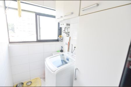 Apartamento à venda com 77m², 2 quartos e 1 vaga Apartamento à venda com 77m², 2 quartos e 1 vagaÁrea de Serviço