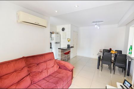 Apartamento à venda com 77m², 2 quartos e 1 vaga Apartamento à venda com 77m², 2 quartos e 1 vagaSala