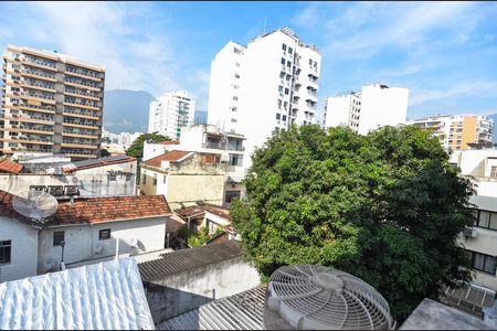 Apartamento à venda com 77m², 2 quartos e 1 vaga Apartamento à venda com 77m², 2 quartos e 1 vagaVista da varanda da sala