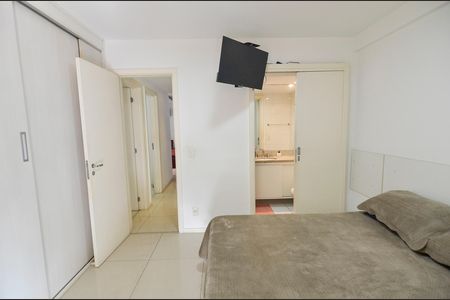 Apartamento à venda com 77m², 2 quartos e 1 vaga Apartamento à venda com 77m², 2 quartos e 1 vagaSuíte