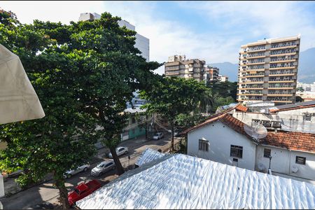 Apartamento à venda com 77m², 2 quartos e 1 vaga Apartamento à venda com 77m², 2 quartos e 1 vagaVista da varanda da sala