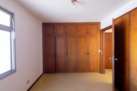 Quarto de apartamento à venda com 1 quarto, 65m² em Centro, Curitiba
