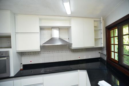 Casa de condomínio à venda com 304m², 4 quartos e 2 vagas Casa de condomínio à venda com 304m², 4 quartos e 2 vagasCozinha