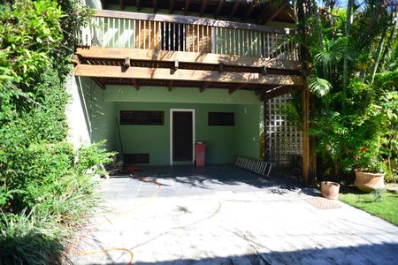 Casa de condomínio à venda com 304m², 4 quartos e 2 vagas