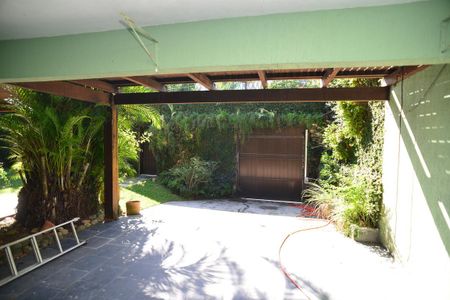 Casa de condomínio à venda com 304m², 4 quartos e 2 vagas
