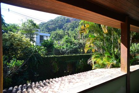 Casa de condomínio à venda com 304m², 4 quartos e 2 vagas Casa de condomínio à venda com 304m², 4 quartos e 2 vagasVaranda dos Quartos