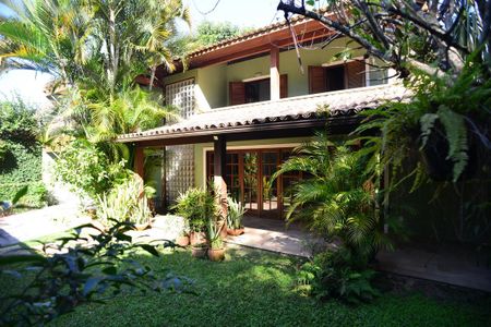 Casa de condomínio à venda com 304m², 4 quartos e 2 vagas