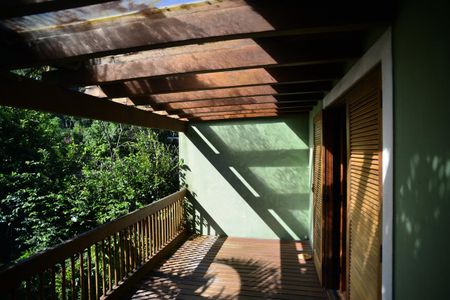 Casa de condomínio à venda com 304m², 4 quartos e 2 vagas Casa de condomínio à venda com 304m², 4 quartos e 2 vagasVaranda Suíte
