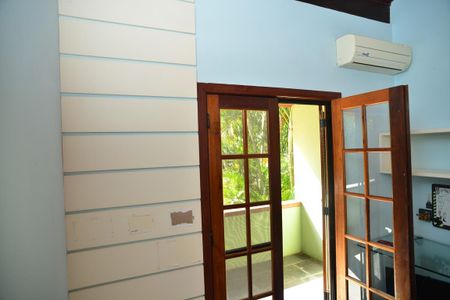 Casa de condomínio à venda com 304m², 4 quartos e 2 vagas Casa de condomínio à venda com 304m², 4 quartos e 2 vagasQuarto 1