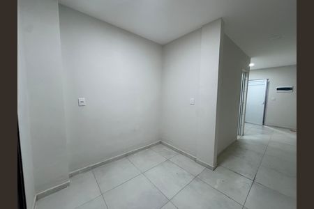 Quarto de kitnet/studio para alugar com 1 quarto, 25m² em Km 18, Osasco
