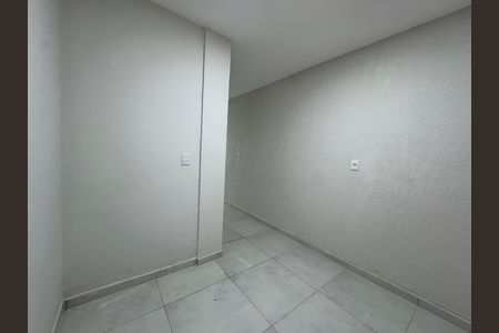 Quarto de kitnet/studio para alugar com 1 quarto, 25m² em Km 18, Osasco
