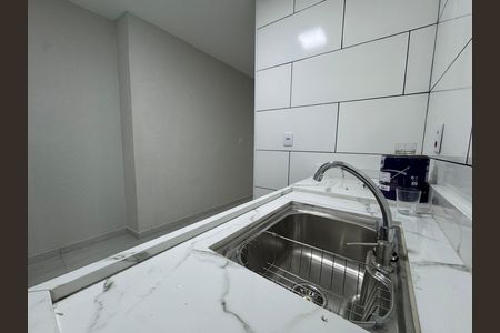 Cozinha de kitnet/studio para alugar com 1 quarto, 25m² em Km 18, Osasco