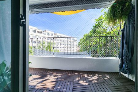 Apartamento à venda com 54m², 2 quartos e 1 vaga Apartamento à venda com 54m², 2 quartos e 1 vagaVaranda