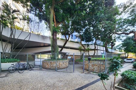 Fachada do Condomínio  de apartamento à venda com 2 quartos, 54m² em Praça da Bandeira, Rio de Janeiro