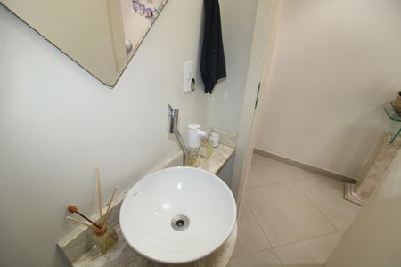 Casa de condomínio à venda com 98m², 2 quartos e 2 vagasLavabo