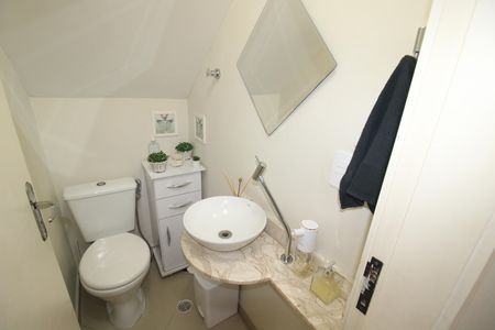 Casa de condomínio à venda com 98m², 2 quartos e 2 vagasLavabo