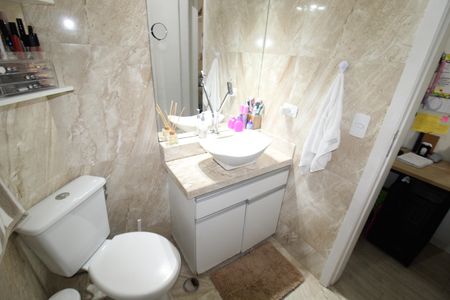 Casa de condomínio à venda com 98m², 2 quartos e 2 vagasBanheiro