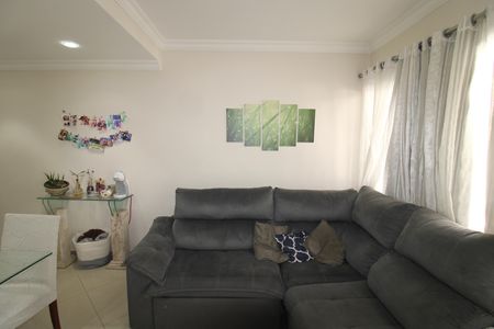 Casa de condomínio à venda com 98m², 2 quartos e 2 vagasSala
