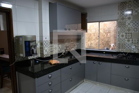Casa à venda com 105m², 3 quartos e 2 vagas