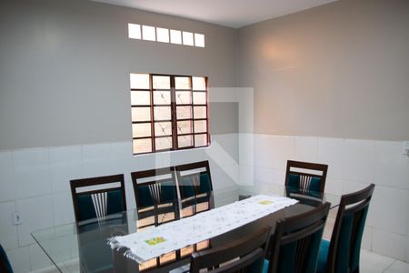 Casa à venda com 105m², 3 quartos e 2 vagas