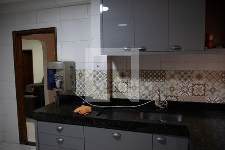 Casa à venda com 105m², 3 quartos e 2 vagas