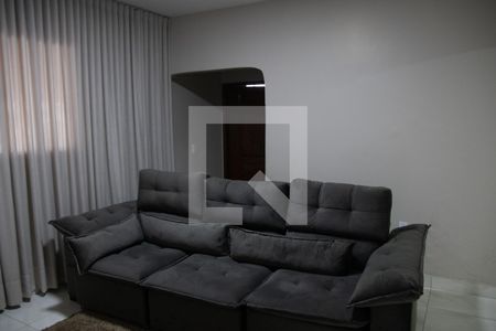 Casa à venda com 105m², 3 quartos e 2 vagas