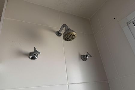 Apartamento para alugar com 76m², 2 quartos e 1 vaga Apartamento para alugar com 76m², 2 quartos e 1 vagaBanheiro da Suíte