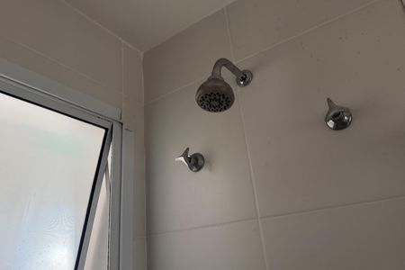 Banheiro de apartamento para alugar com 2 quartos, 76m² em Castelo, Santos