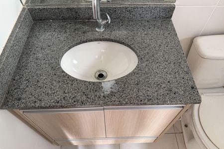 Apartamento para alugar com 76m², 2 quartos e 1 vaga Apartamento para alugar com 76m², 2 quartos e 1 vagaBanheiro da Suíte