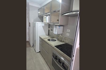 Cozinha de apartamento para alugar com 2 quartos, 56m² em Santa Cecilia, São Paulo