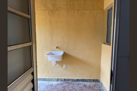 Área de Serviço de casa de condomínio para alugar com 2 quartos, 75m² em Jardim Jacinto, Jacareí