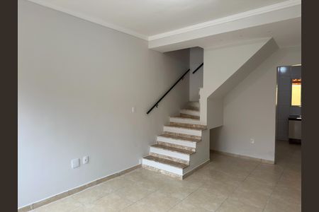 Casa de condomínio para alugar com 75m², 2 quartos e 1 vaga Casa de condomínio para alugar com 75m², 2 quartos e 1 vagaSala