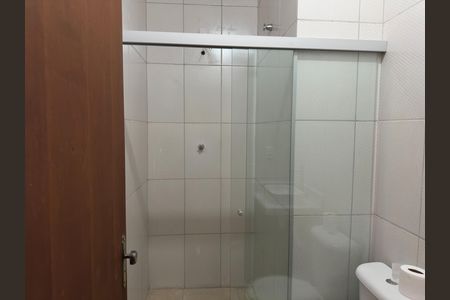 Casa de condomínio para alugar com 75m², 2 quartos e 1 vaga Casa de condomínio para alugar com 75m², 2 quartos e 1 vagaBanheiro da Suíte 2