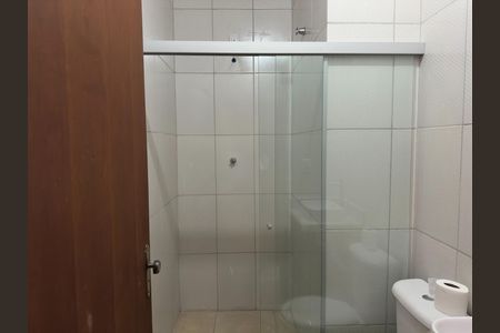 Casa de condomínio para alugar com 75m², 2 quartos e 1 vaga Casa de condomínio para alugar com 75m², 2 quartos e 1 vagaBanheiro da Suíte 2