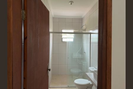 Casa de condomínio para alugar com 75m², 2 quartos e 1 vaga Casa de condomínio para alugar com 75m², 2 quartos e 1 vagaBanheiro da Suíte 1