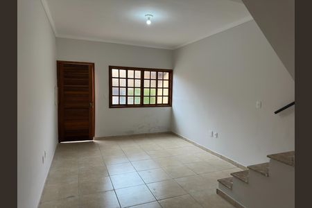 Casa de condomínio para alugar com 75m², 2 quartos e 1 vaga Casa de condomínio para alugar com 75m², 2 quartos e 1 vagaSala